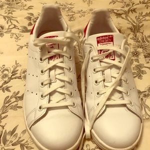 Stan Smith tennis shoes